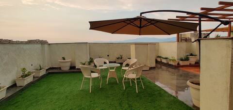 Hillview Penthouse Bonfire/BBQ on Terrace