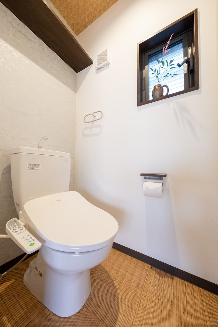 2階トイレ（ウォシュレット）・トイレ