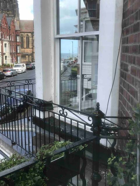 Top performing Airbnb: Victorian Townhouse homely apartment - ABBEY VIEWS in Whitby