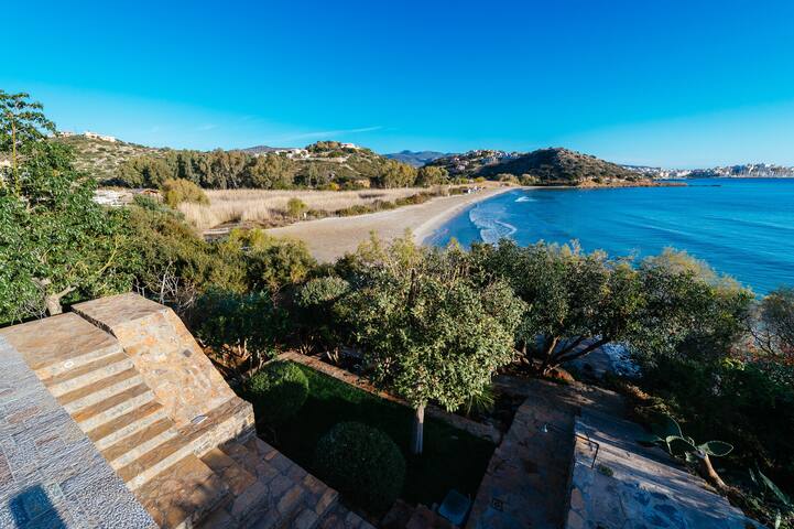 Beachfront Villa-Direct beach access & huge pool gallery image 5