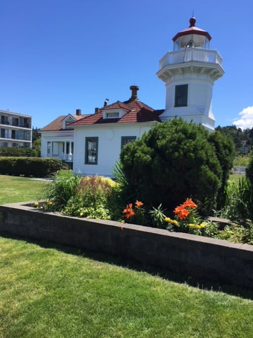 Mukilteo Lighthouse in walking distance.