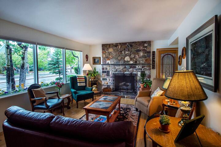 Banff Avenue Bed and Breakfast