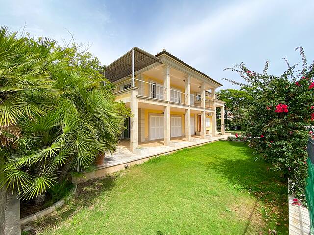 Maravillosa casa a pocos pasos de playa de muro gallery image 5