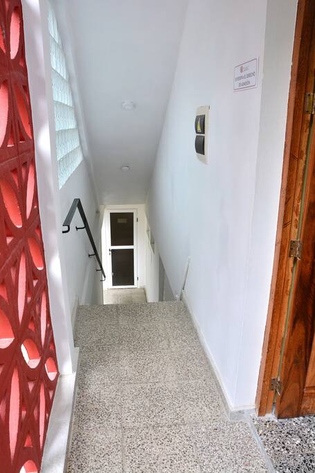 Escalera al Lobby