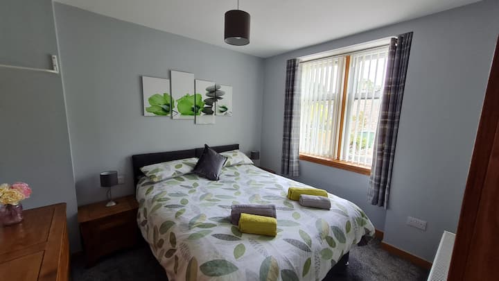 ניתן להפוך את חדר השינה האחורי לשתי מיטות יחיד 