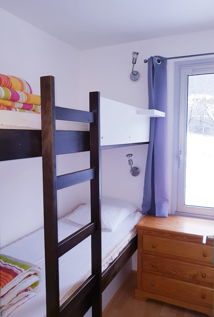 ห้องเด็กพร้อมเตียงสองชั้น 90 คูณ 190