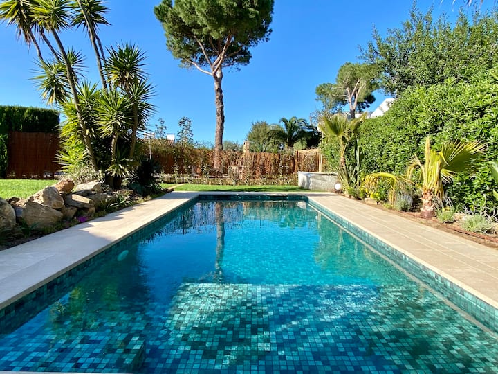 Lovely house with private Pool and Garden