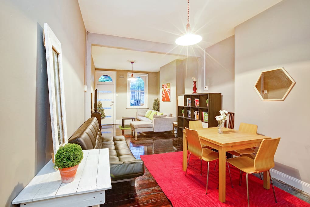Lounge toward front door