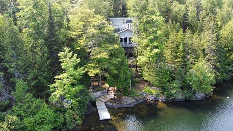 Enchanted Forest retreat🌲✨King bed suite & Spa