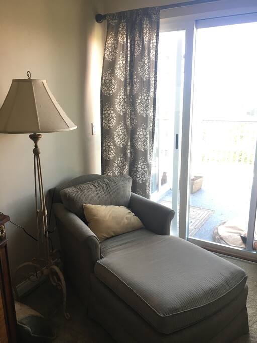 Reading or napping chaise