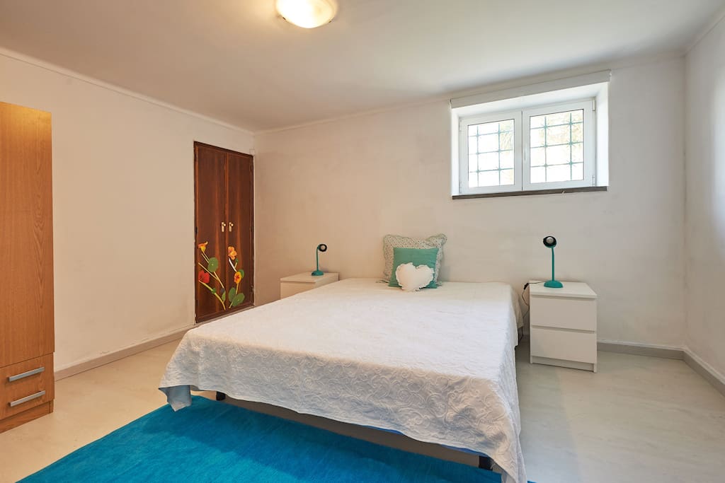 Quarto casal com cama king size