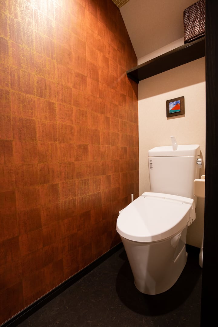 自動ビデトイレ付き1 Fハーフバスルーム。