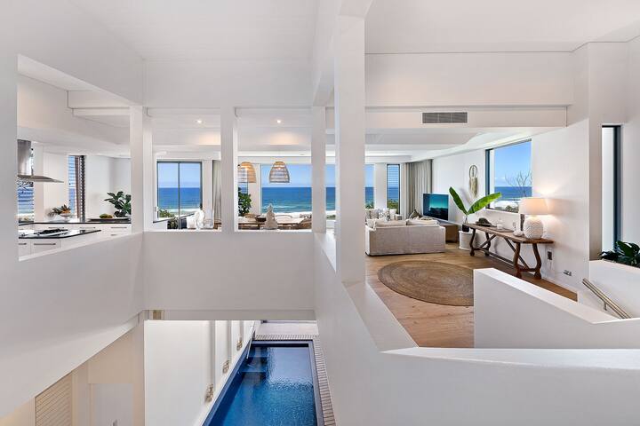 Beachfront, Expansive Sea Views, Humpback whales! gallery image 3