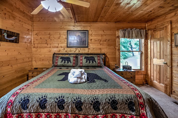 Sovrum (King) på nedre våningen