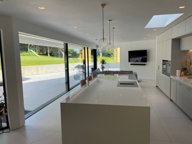 New Contemporary Luxury Home on the Hill of Howth gallery image 2