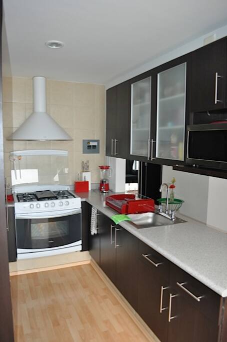 Cocina: práctica y completa
Kitchen: practical and complete