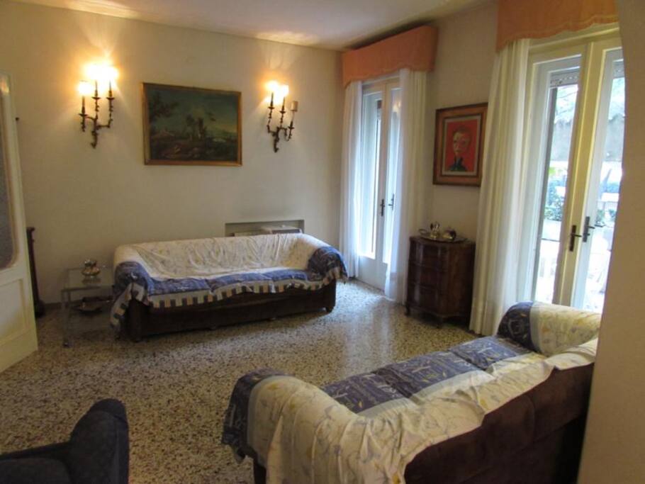 The Living room, Venetian style