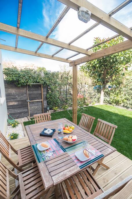 Can you imagine having breakfast here everyday? :)