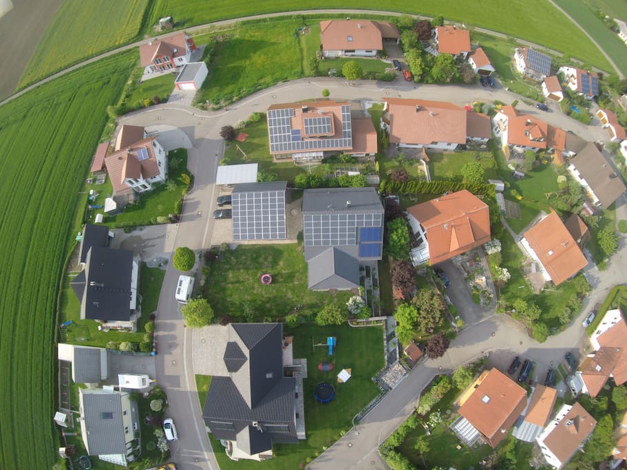 Luftbild auf das Anwesen aus der Vogelperspektive