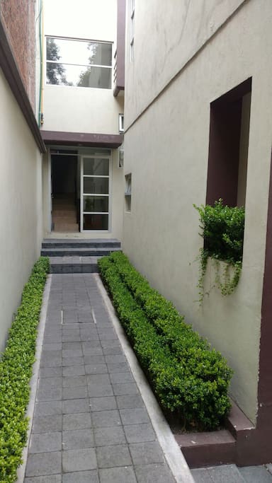Entrada al edificio.
Entrance to the building
