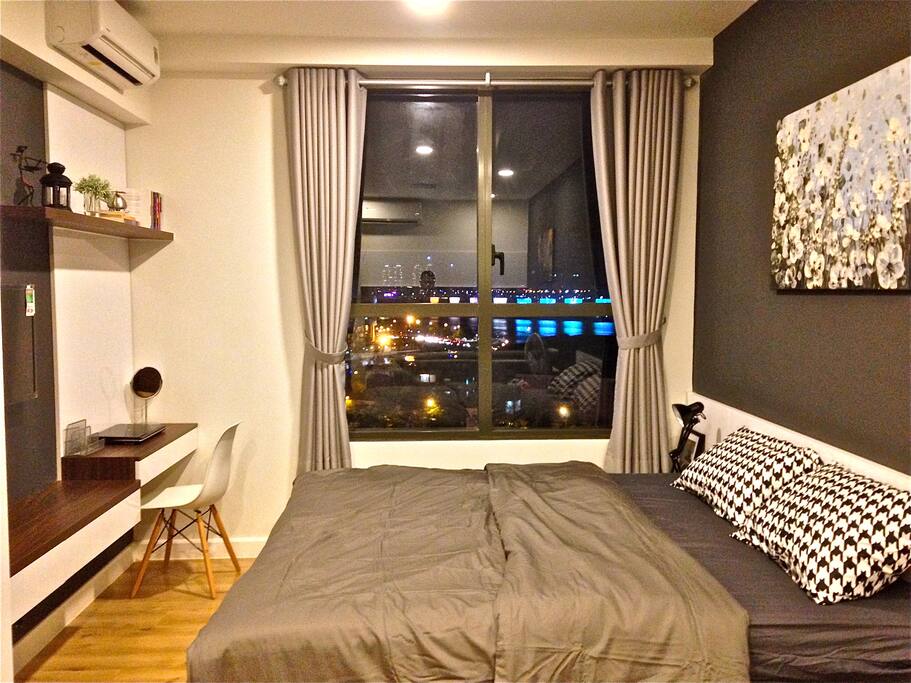 Ritzy, high-end, cozy, modern life-style-large bed room, with solid oak wood flooring & beautiful pattern, together with plenty of closet space for all of your storage needs. Extravagance amenities.