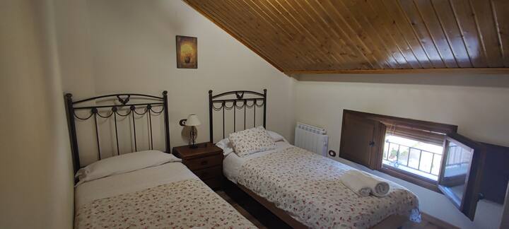 ห้องสองห้อง 