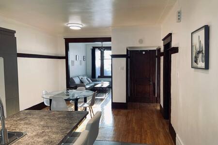 Logement complètement rénové au coeur du Plateau!