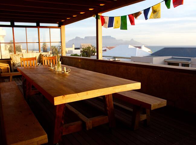 Beach House with spectacular views – Free Wifi