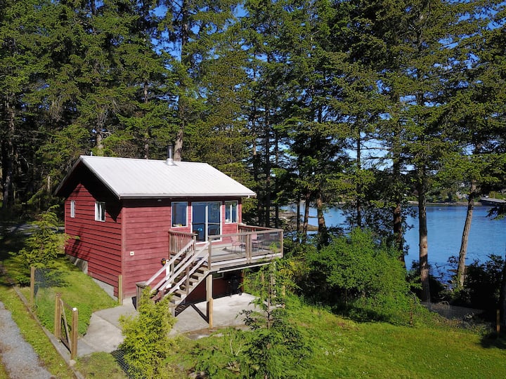 Bellhouse Seaside Cottage Waterfront Galiano Cabins for Rent in