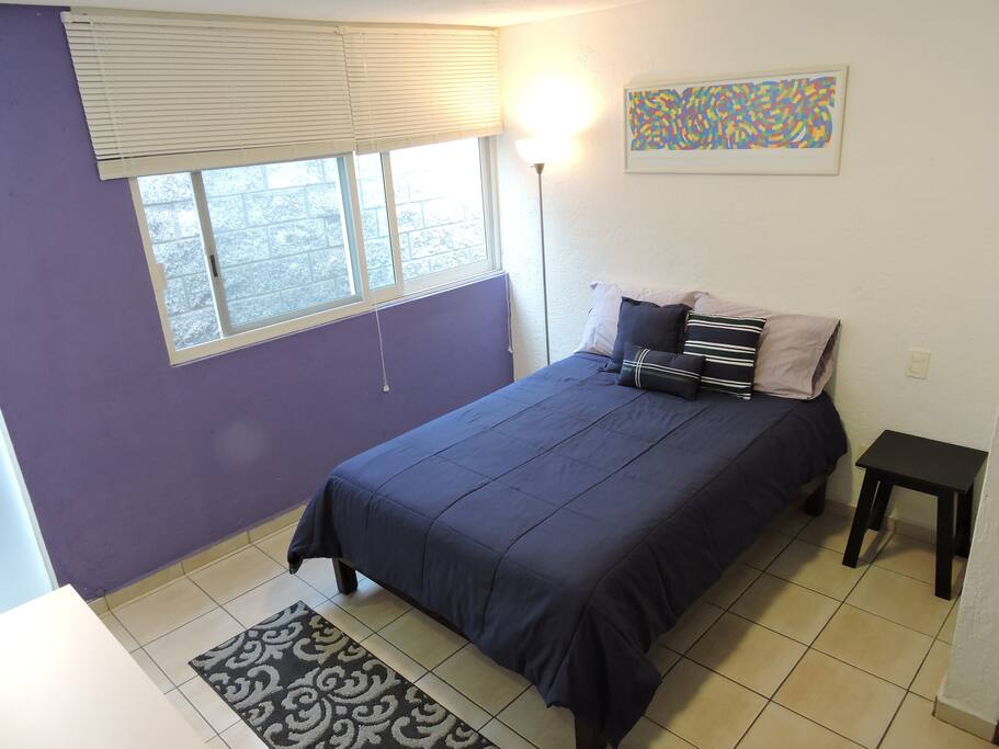 Full size bed