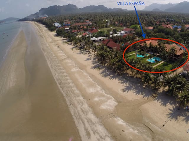 Absolute Beach Front Luxury Villa 1 Villas For Rent In Sam Roi