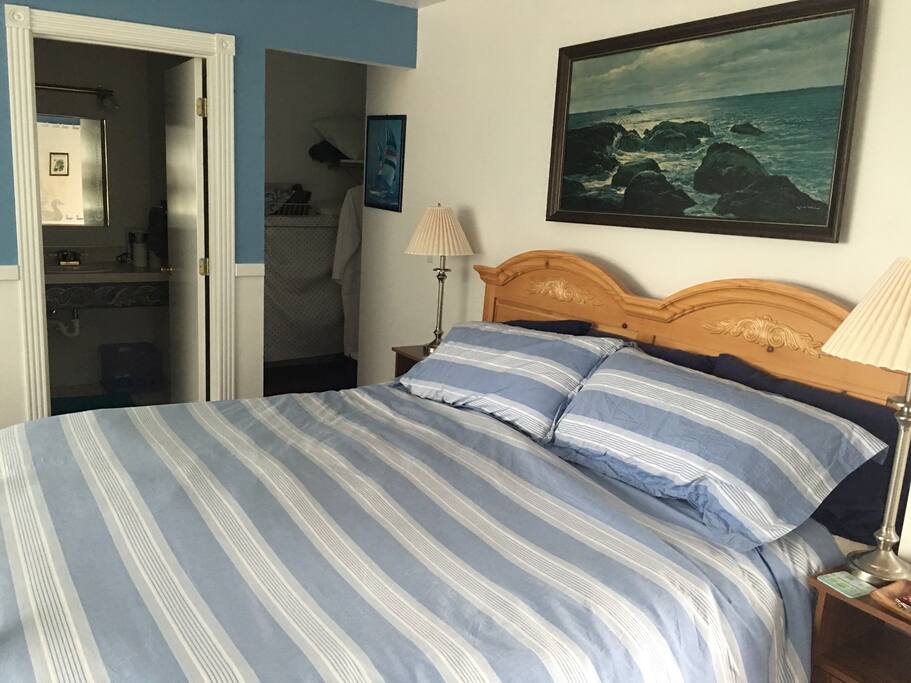 Upstairs king bed with room for twin roll out bed