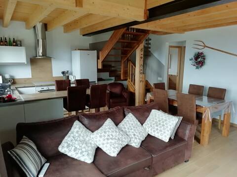 New chalet with cocooning atmosphere at the foot of the slopes