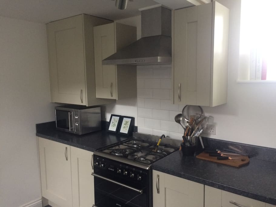 Brand new, fully equipped kitchen