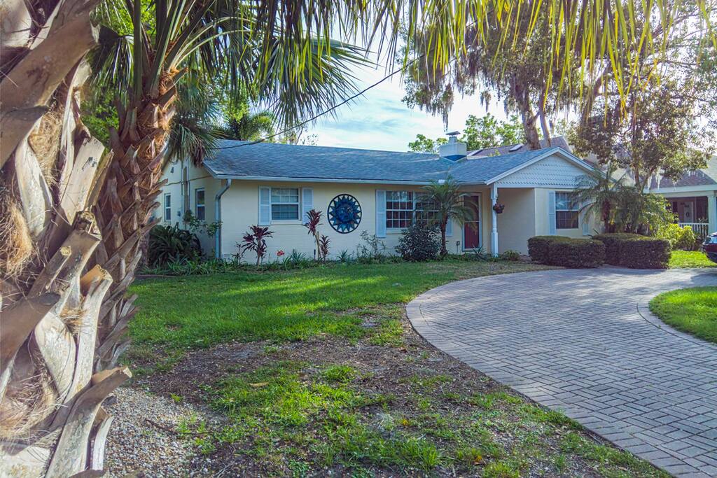 Front view of home
