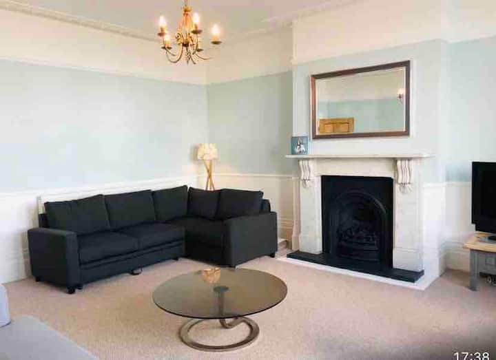 Direct View Of Viking Bay. Lovely 2 Bedroom Flat - Broadstairs