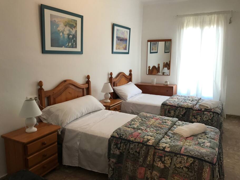 Habitación (2 Camas Individuales)