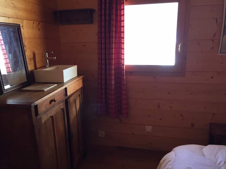 ორადგილიანი ოთახი 1 წყლის წერტილით