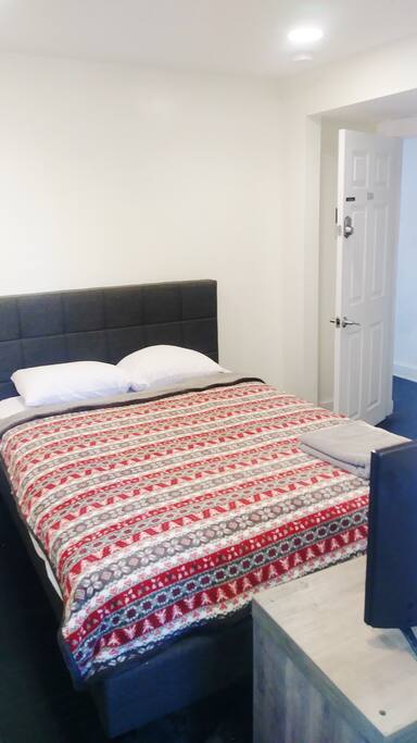 Great room for 1 or 2.