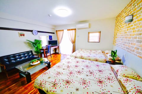 8 apartments available for rent! 16 queen sized beds, can accommodate up to 32 people! Children stay