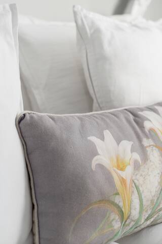 Alfama, Revamped and Sophisticate Flat with Balconies in 19th Century Building gallery image 3