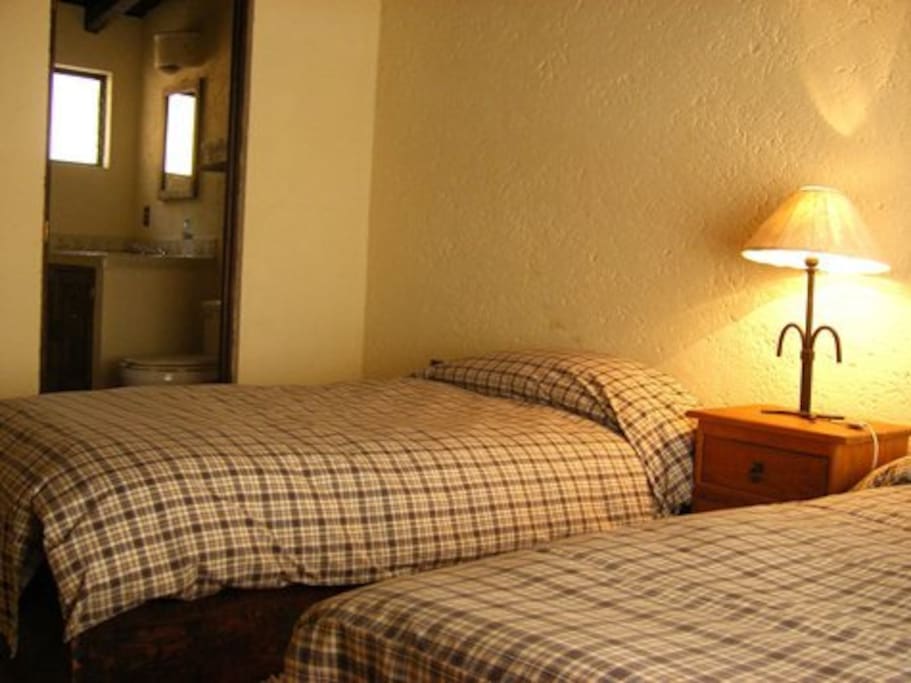 Double bedroom (2x Single beds)