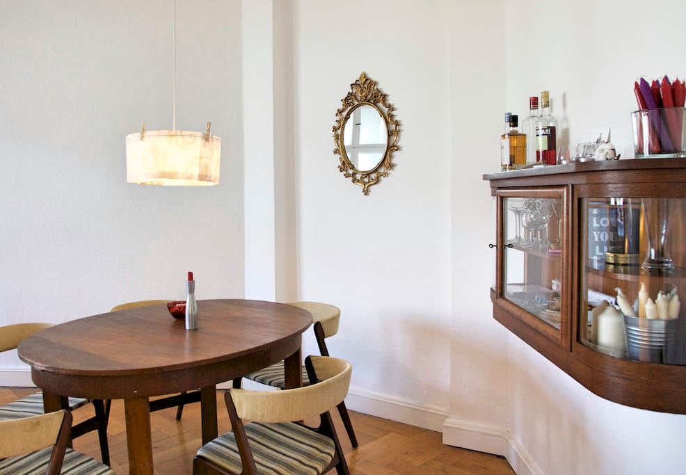 living room: dining area