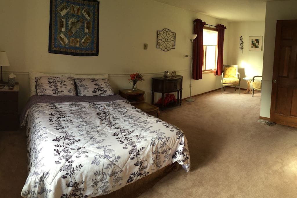 Very spacious master bedroom