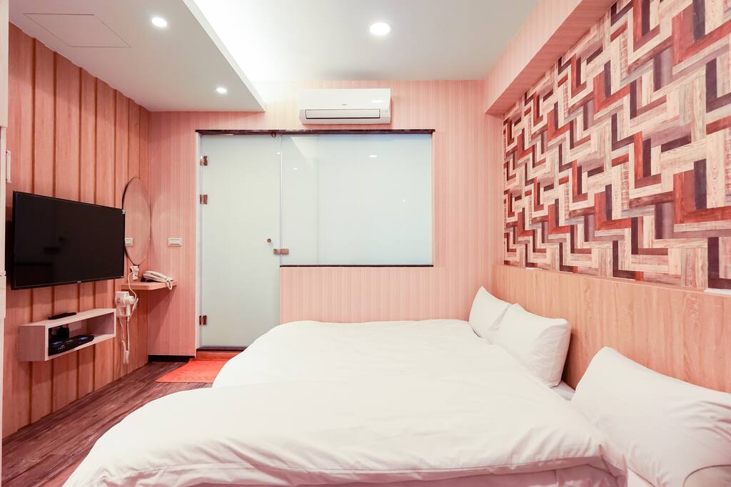3人房(一張雙人床+一單人床)
3 people room(one double bed+ one single bed)