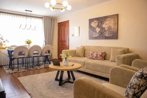 Luxury Three Bedroom, Rupa Mall