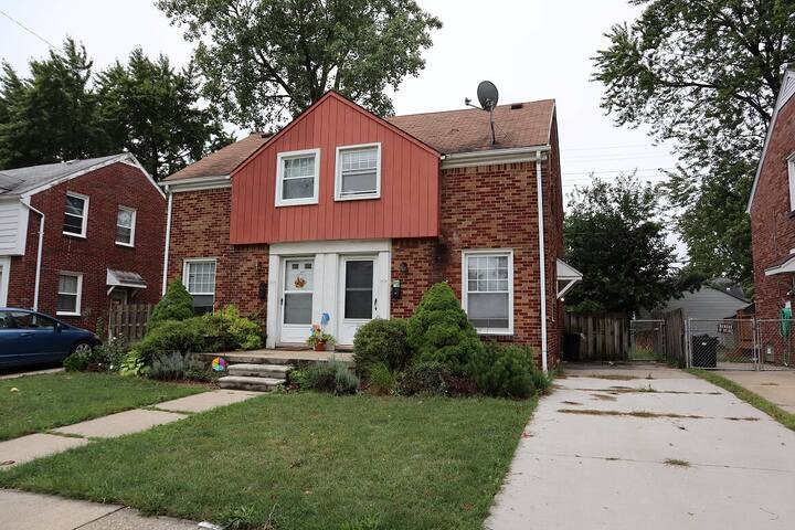 Charming Wyandotte Home