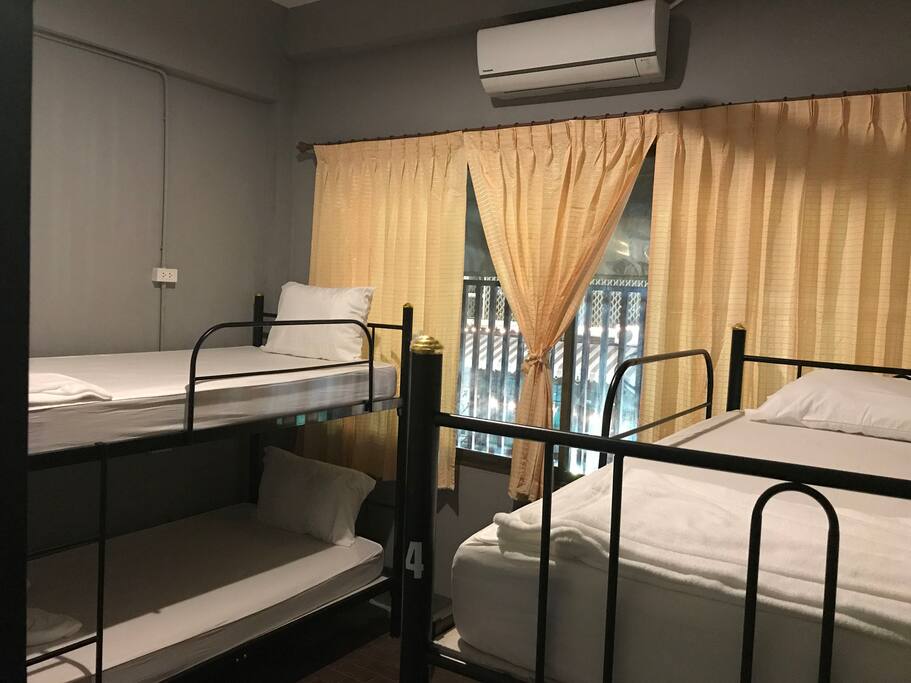 Small room can stay 4 persons