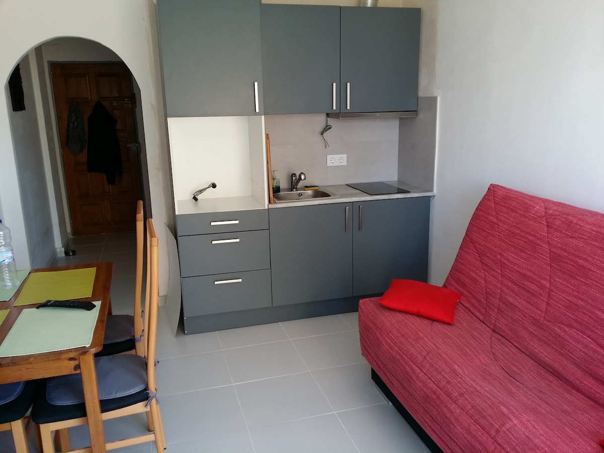 厨房和主房间设备齐全