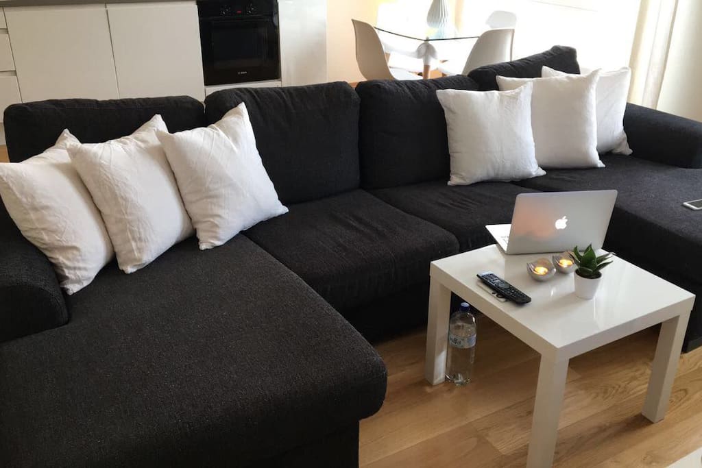 Sofa i leiligheten